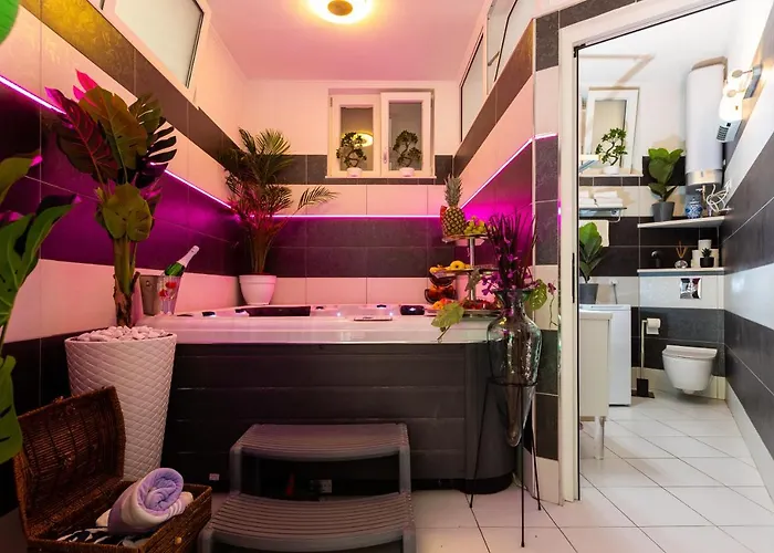 شقة By The Way Hot Tub And Free Parking