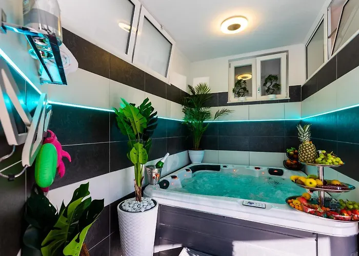 By The Way Hot Tub And Free Parking دوبروفينك