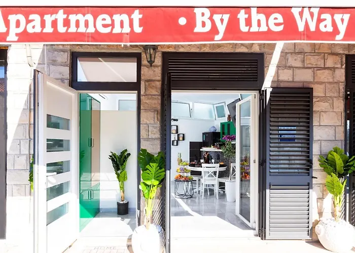 By The Way Hot Tub And Free Parking