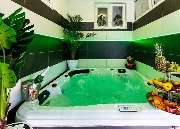 By The Way Hot Tub And Free Parking شقة دوبروفينك