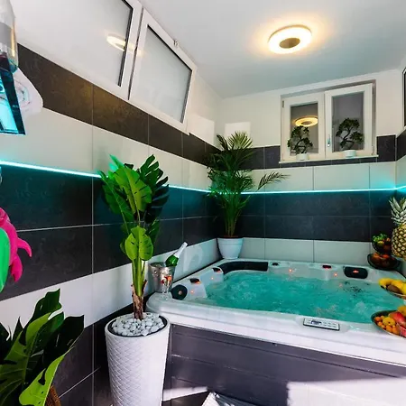 By The Way Hot Tub And Free Parking Dubrovnik