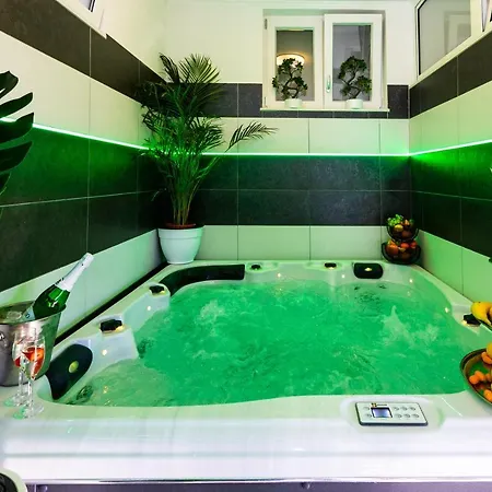 By The Way Hot Tub And Free Parking Apartment Dubrovnik