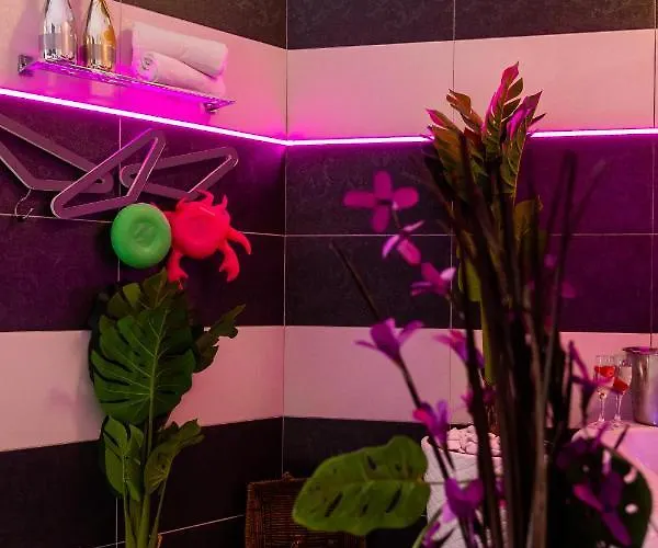 By The Way Hot Tub And Free Parking Lejlighed *