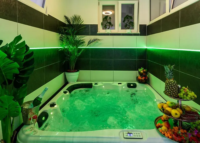 By The Way Hot Tub And Free Parking Lejlighed Dubrovnik