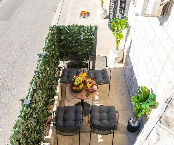 By The Way Hot Tub And Free Parking Lejlighed Dubrovnik