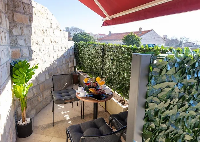 By The Way Hot Tub And Free Parking Apartment Dubrovnik