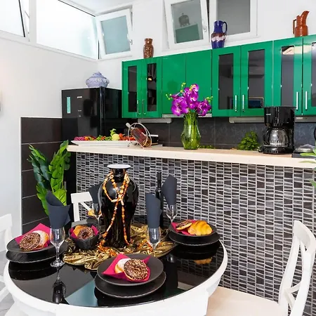 By The Way Hot Tub And Free Parking Appartement *
